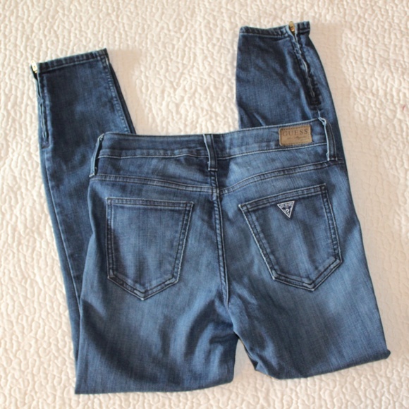Guess Jeans Size 26 - Picture 2 of 4